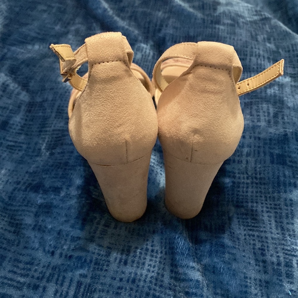 Spring pink heels - Picture 3 of 5